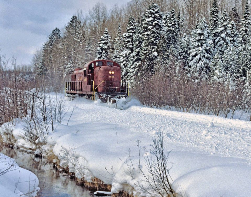 LS&I train south of Munising